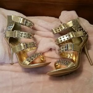 Studded GOLD heels!